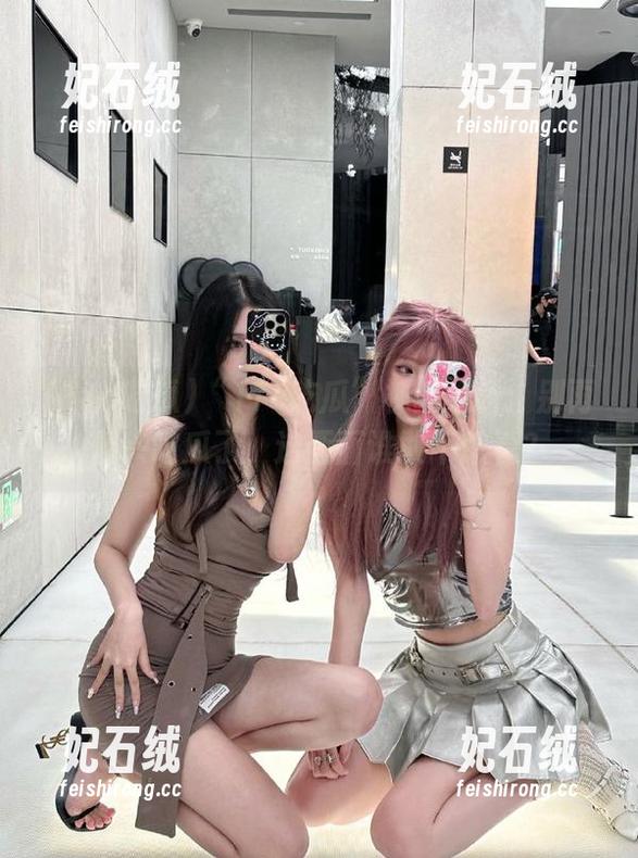 “17c吃瓜”视频分析：别再低头吃瓜了，这画面谁敢不想看？