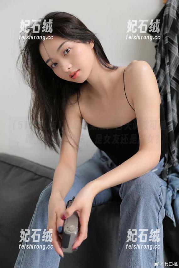 51吃瓜 51吃瓜苹果版:白天调皮可爱,晚上直接变戏法,是女友还是魔女?