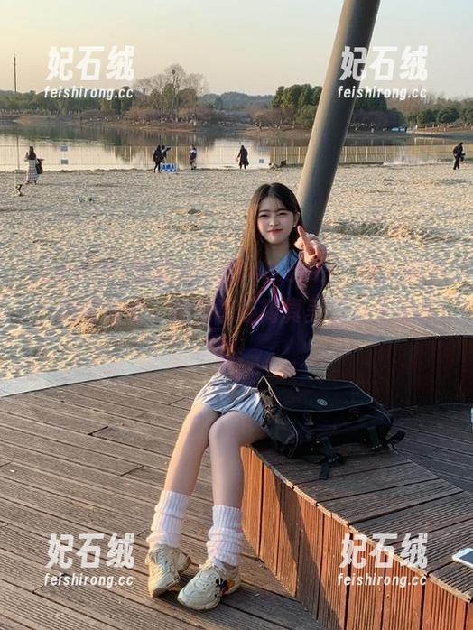 zzzttt 登录zzzttt48.com,潜入瓜田,边吃边看,宛如享受简真美的下午茶时刻!