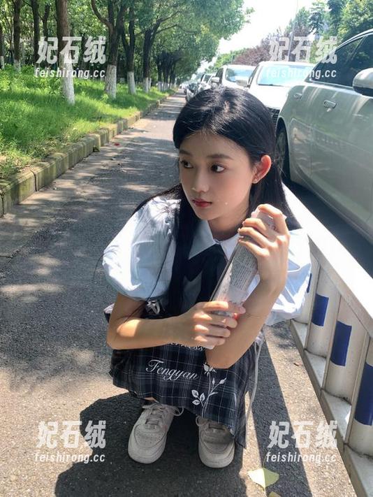 吃瓜网 51黑色吃瓜网:每个八卦都是一颗链接的瓜,让人恨不得一口气吃个痛快!