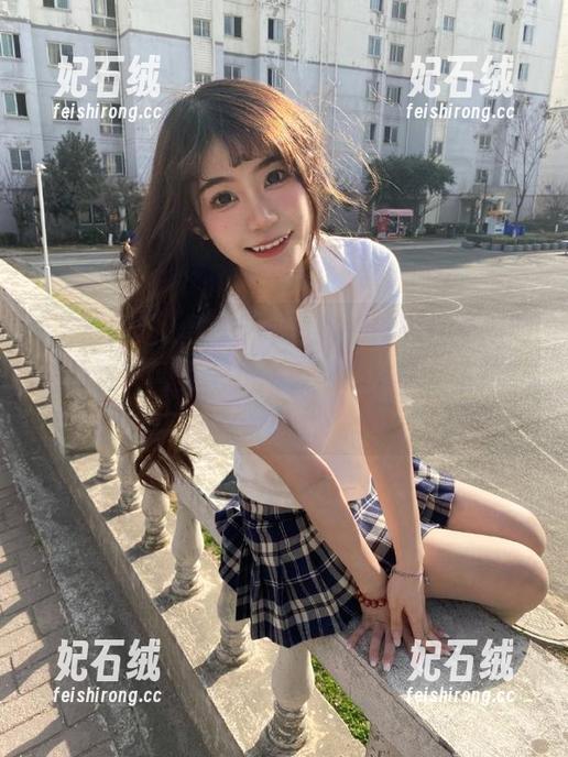 吃瓜网站 傻瓜永不迷路,偏偏在吃瓜网站的黑料网页上找到了真相的“孔明灯”!